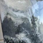 obraz 8 – geode – szaro-biało-srebrny 40x60cm