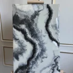 obraz 8 – geode – szaro-biało-srebrny 40x60cm