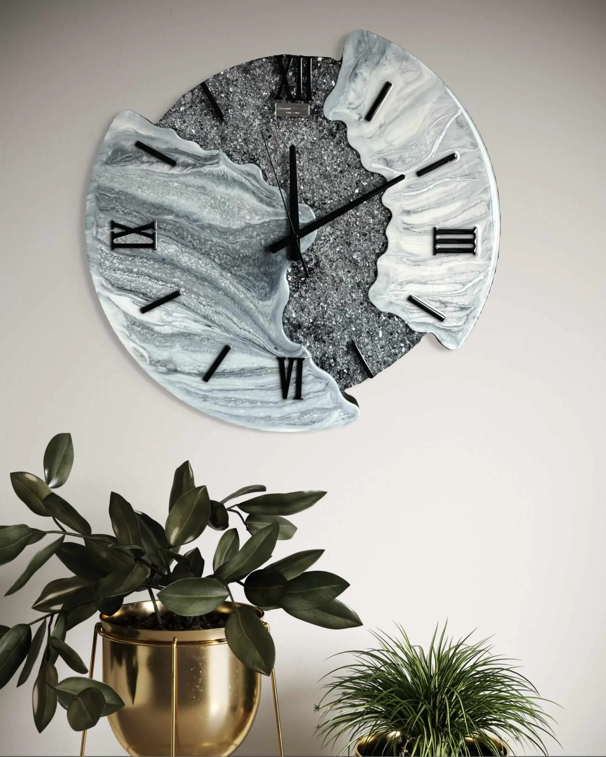 Zegar 50cm z żywicy – nieregularny – srebro/czerń