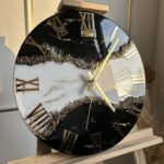 Zegar okrągły 40cm biało-czarny ze złotem i kamieniami