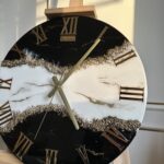 Zegar okrągły 40cm biało-czarny ze złotem i kamieniami