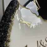 zegar 60cm nieregularny czarno-biały z personalizacją