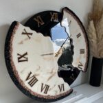 Zegar 80 cm nieregularny czarno-biało-miedziany