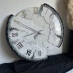 Zegar 70 cm nieregularny biało-srebrny