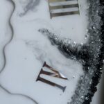Zegar 70 cm nieregularny biało-srebrny