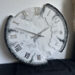 Zegar 70 cm nieregularny biało-srebrny