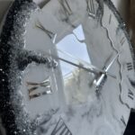Zegar 70 cm nieregularny biało-srebrny